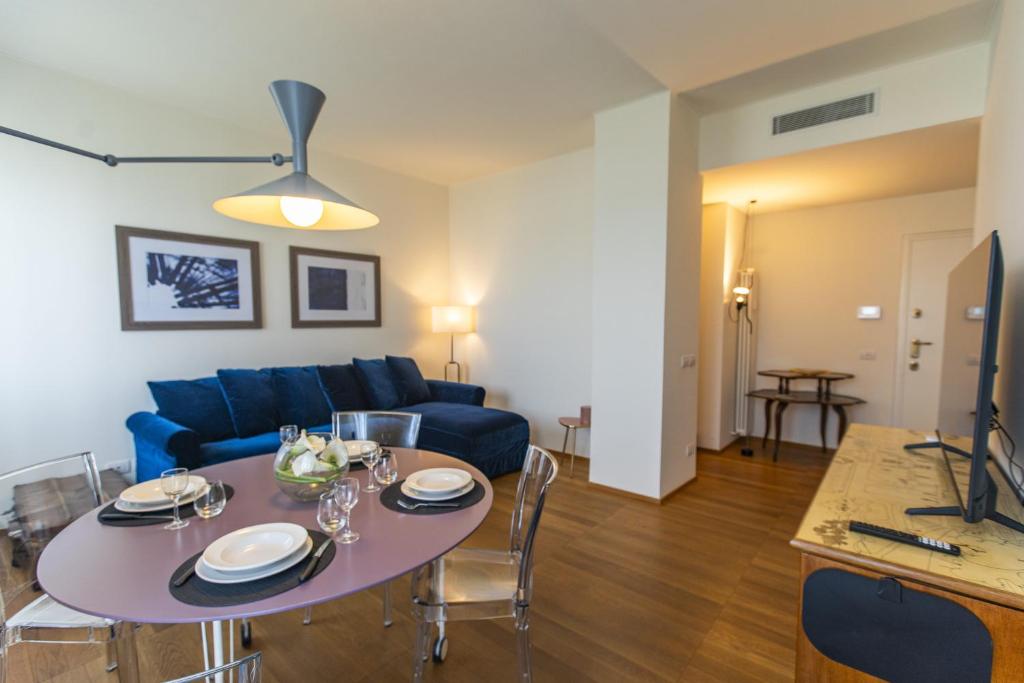 Televisor o centre d'entreteniment de SkyAttic - 801 by Houset