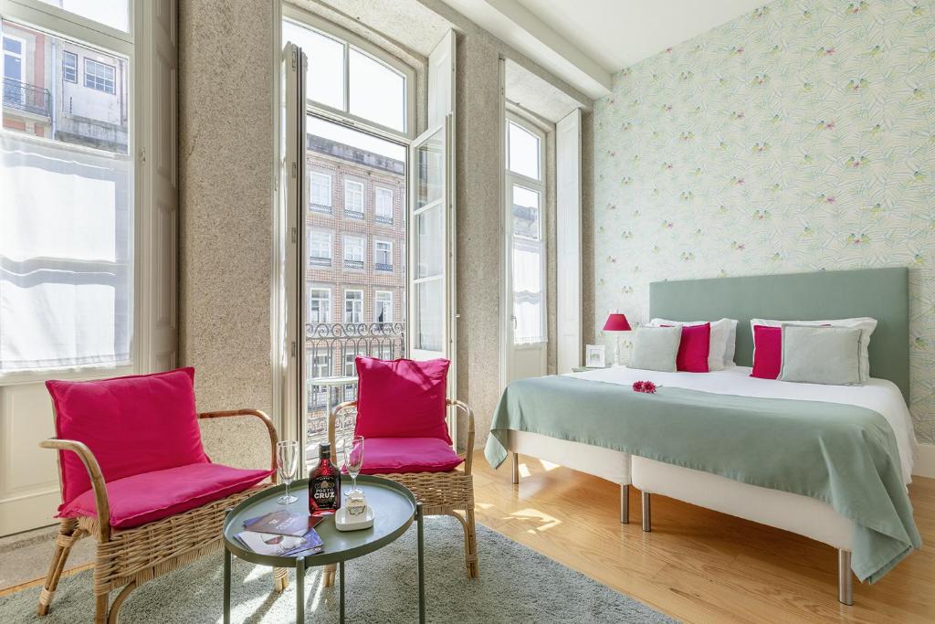 Charming Balcony Apartment in Historic Ribeira - Inside Porto Apartments "Mouzinho"
