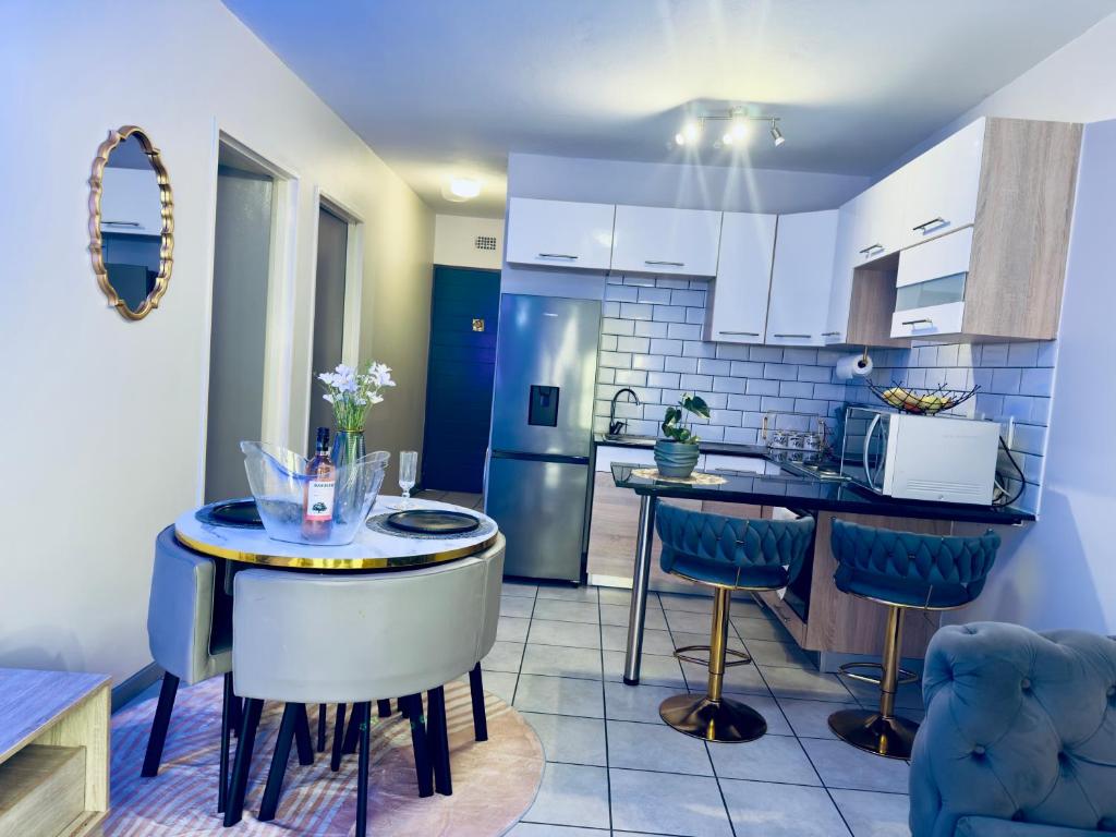 Kuchyň nebo kuchyňský kout v ubytování The Sunset Lifestyle near Carnival City