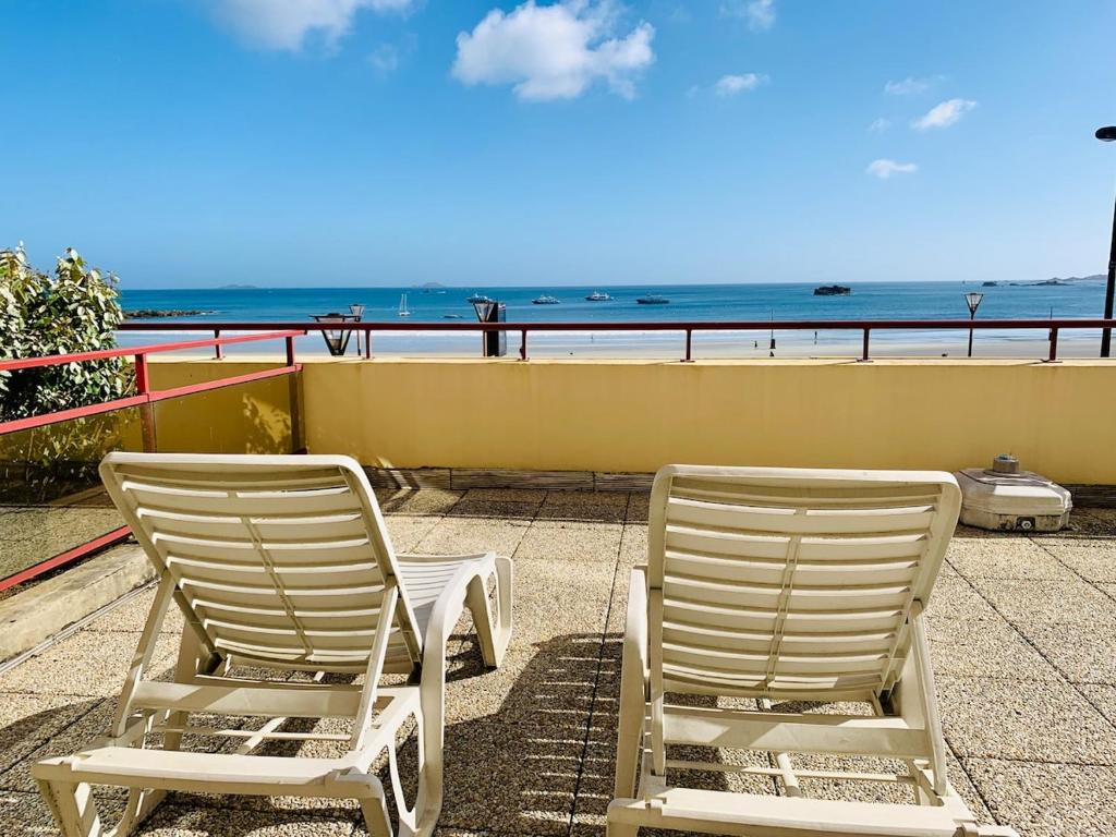 Vista general del mar o vista desde el departamento