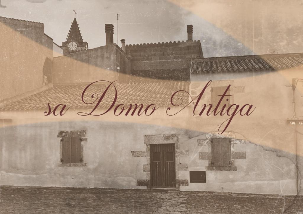 Pozzomaggioresa Domo Antiga的钟楼建筑的旧照片