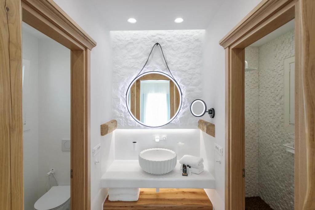 Majo Suites Hotel - 11