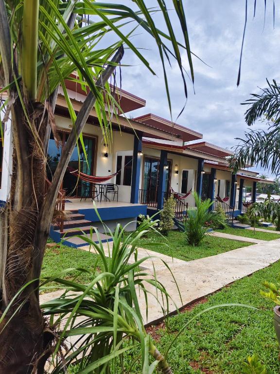 Κήπος έξω από το The Holiday Garden View