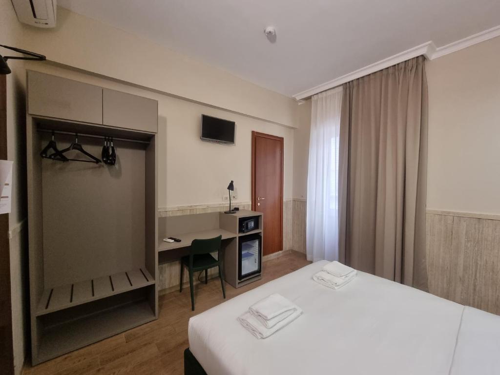 Hotel Pyramid - 