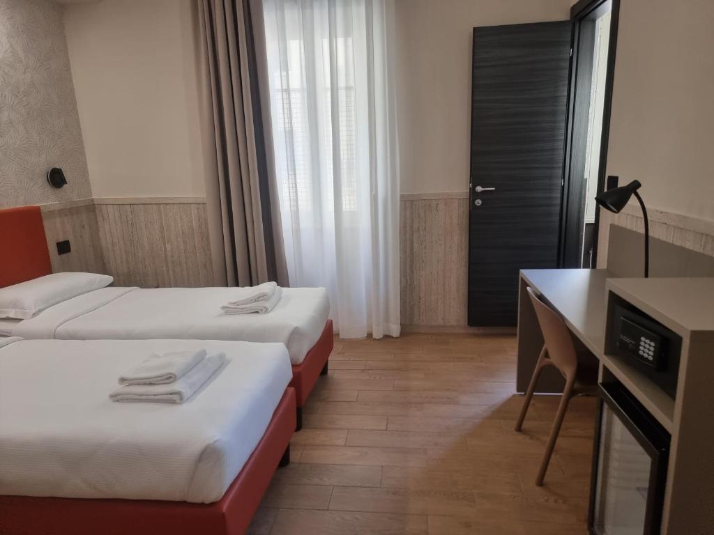 Hotel Pyramid - 