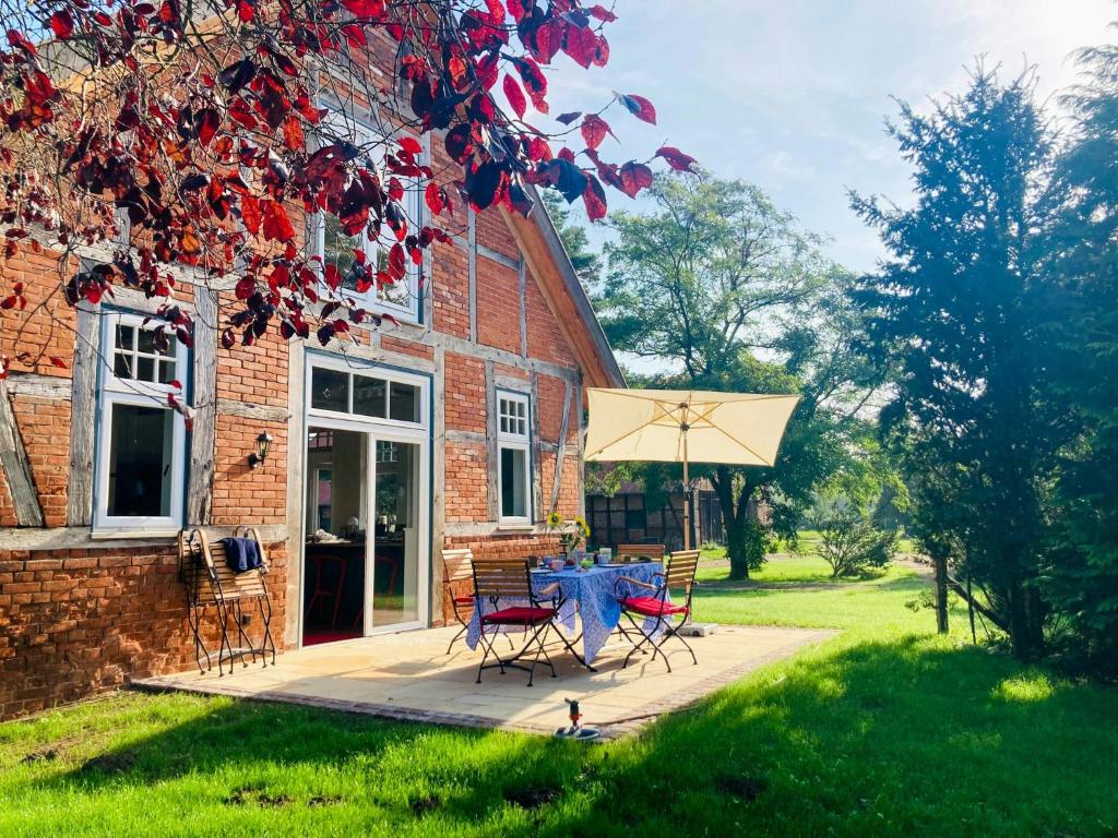 Κήπος έξω από το Idyllic Vacation Home In The Elbe Floodplains