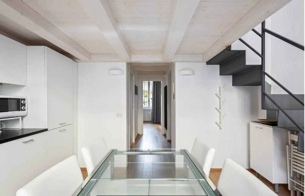 Giusti Two-Bedroom Duplex - Arco della Pace & Sempione Park - Sleeps 5