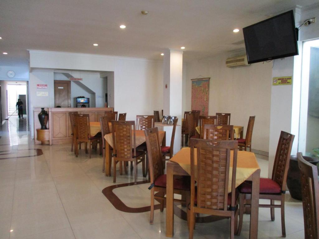 Restaurace v ubytování Hotel Caravan Tanah Abang