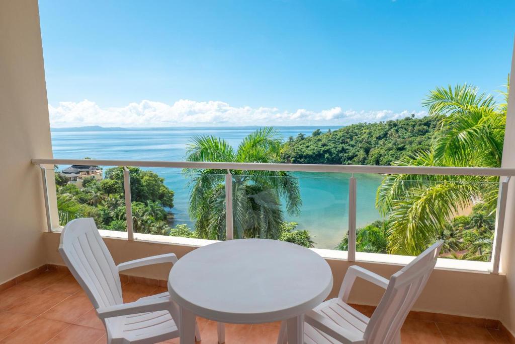 Eurostars Grand Cayacoa photo