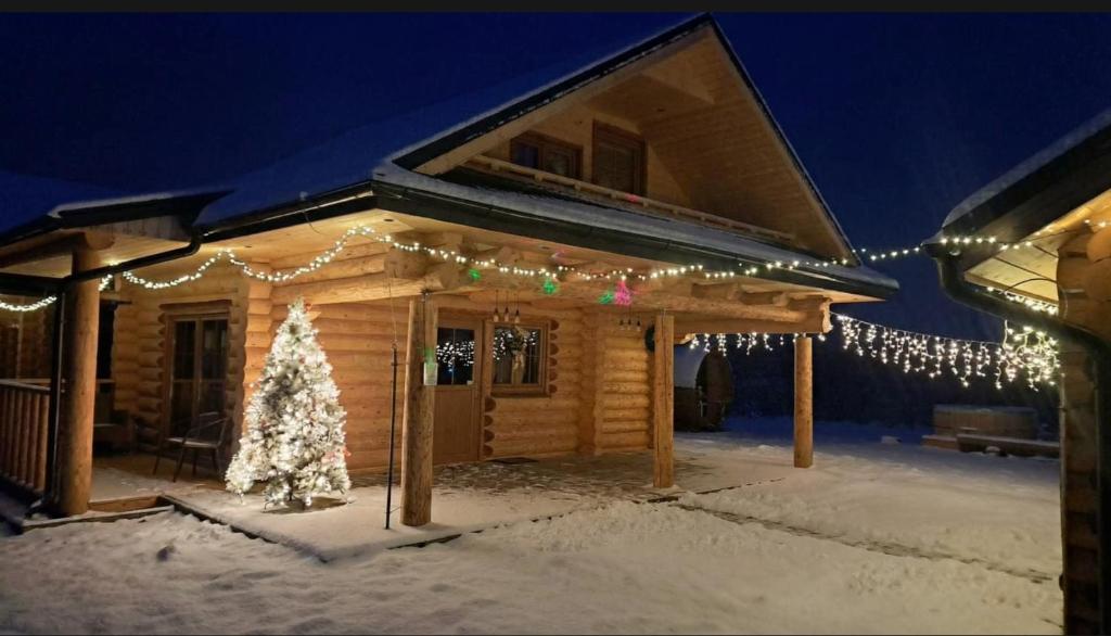 Tòa nhà nơi nhà nghỉ nhỏ tọa lạc