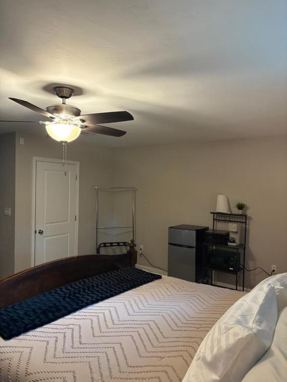 Ένα ή περισσότερα κρεβάτια σε δωμάτιο στο Serene Private Space