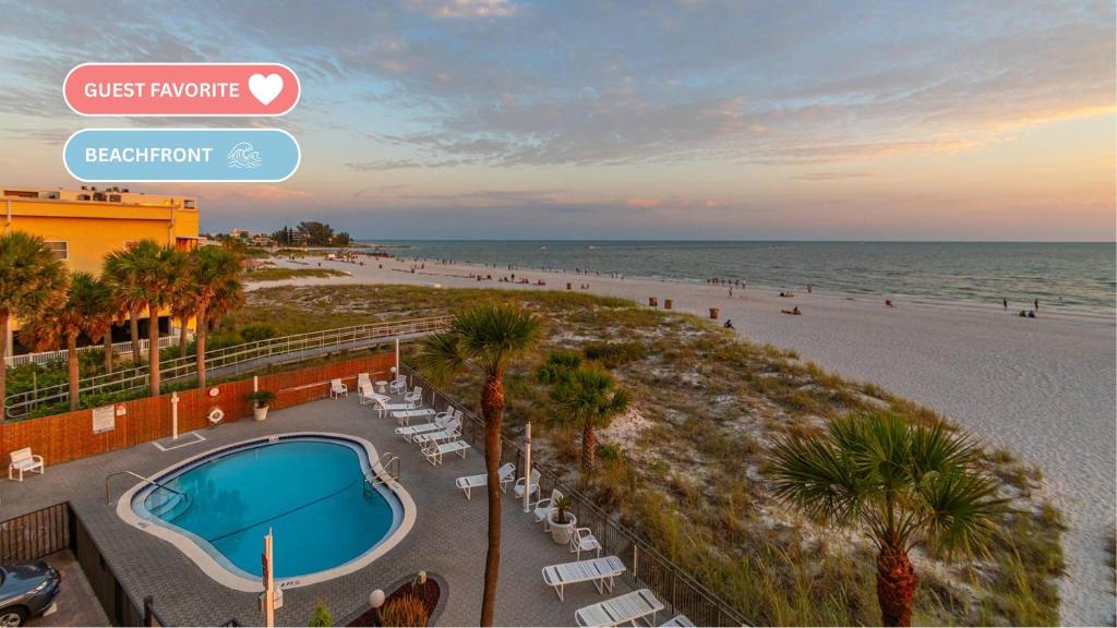 圣徒皮特海滩Beachfront Madeira Norte的一个带游泳池和海滩的度假胜地