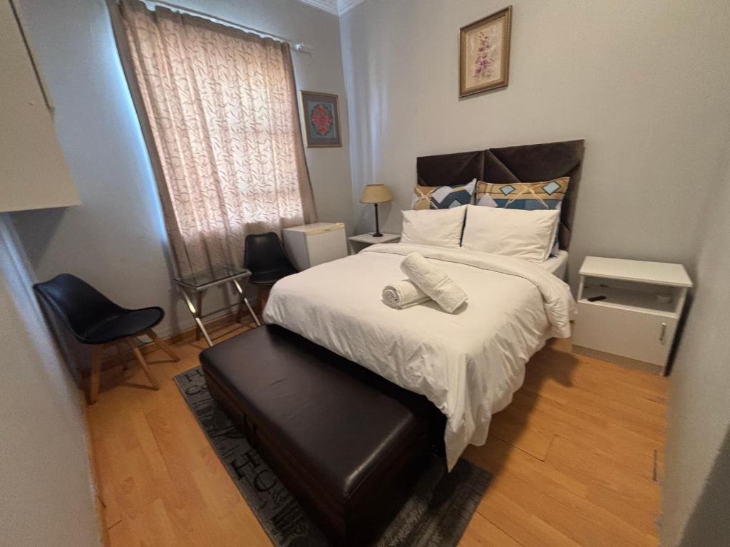 Postel nebo postele na pokoji v ubytování The Tranquil Golden Retreat