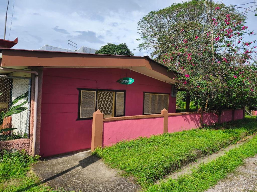 Tòa nhà nơi nhà khách tọa lạc