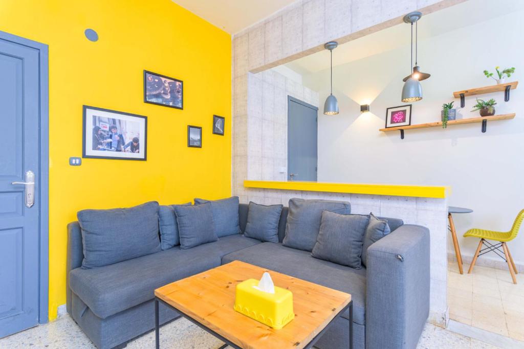 Χώρος καθιστικού στο Ideal - Cozy Studio & Balcony in Mar Mikhael