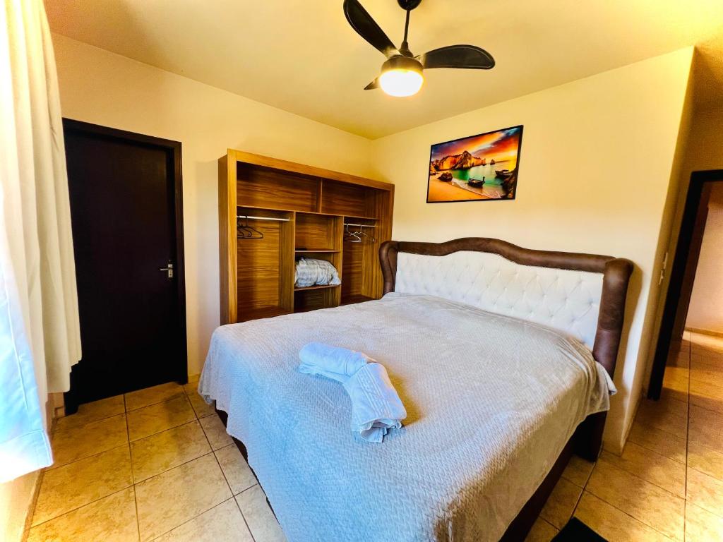 Casa Vintage 5 Quartos, Gramado frente e fundos , Roupas de cama completo , 4 Garagens, 9 camas - Casa Con Cinque Camere Da Letto