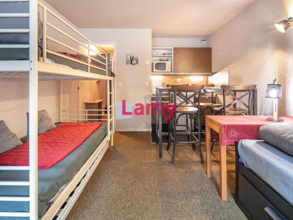 Voodi või voodid majutusasutuse Studio chaleureux à Corrençon-en-Vercors pour 4 personnes, au pied des pistes - FR-1-515-229 toas