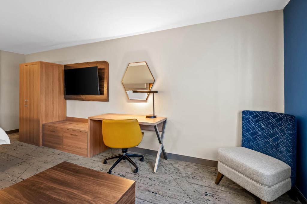 Holiday Inn Express Monticello by IHG - Standaard King Kamer Met Slaapbank