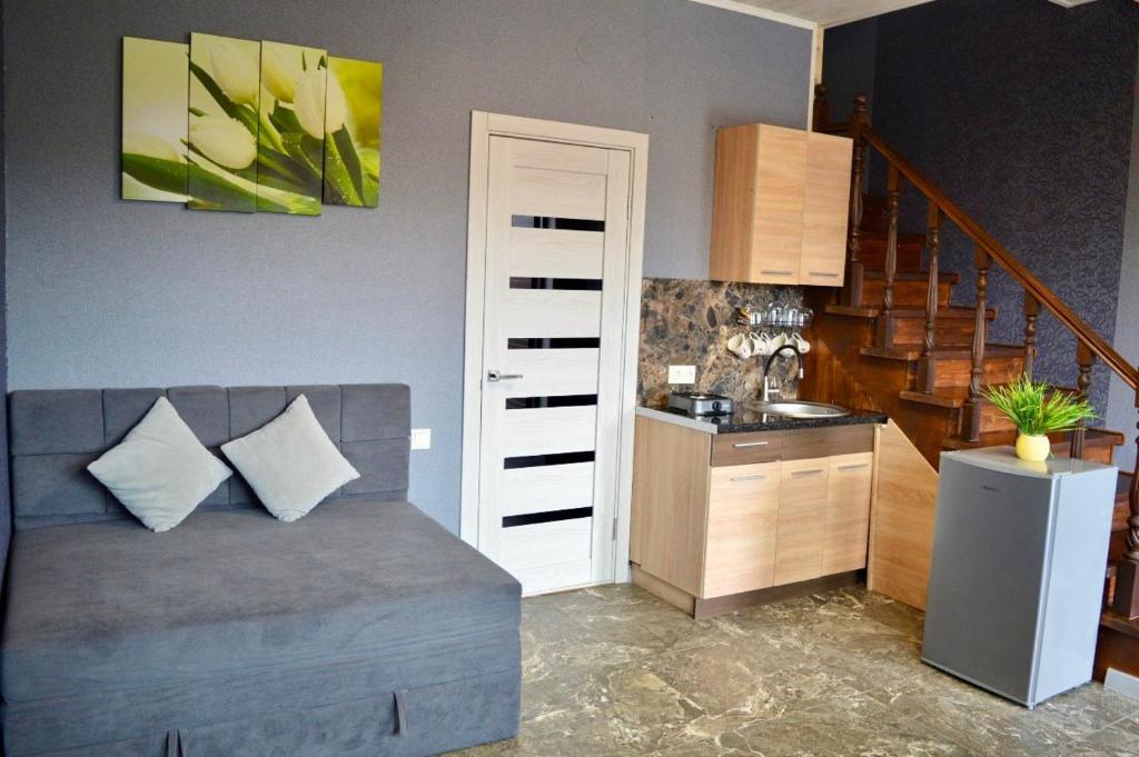 Nhà bếp/bếp nhỏ tại Villagoria котедж з басейнами і джакузі