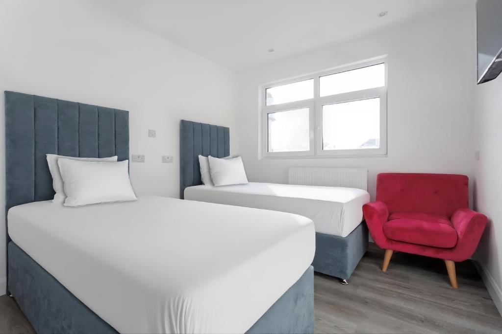 Savoy 5 - Standard Twin Room