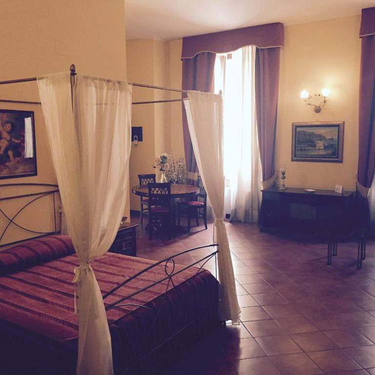Grand Hotel Capodimonte - Resim 19