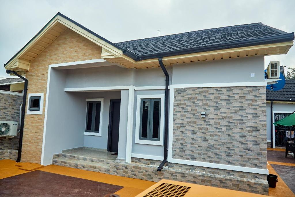 Το κτήριο όπου στεγάζεται  το διαμέρισμα