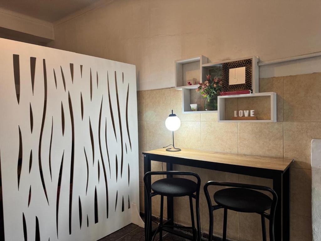 Η κουζίνα ή μικρή κουζίνα στο Habitación baño privado externo casa 6 ambientes inmejorable ubicación