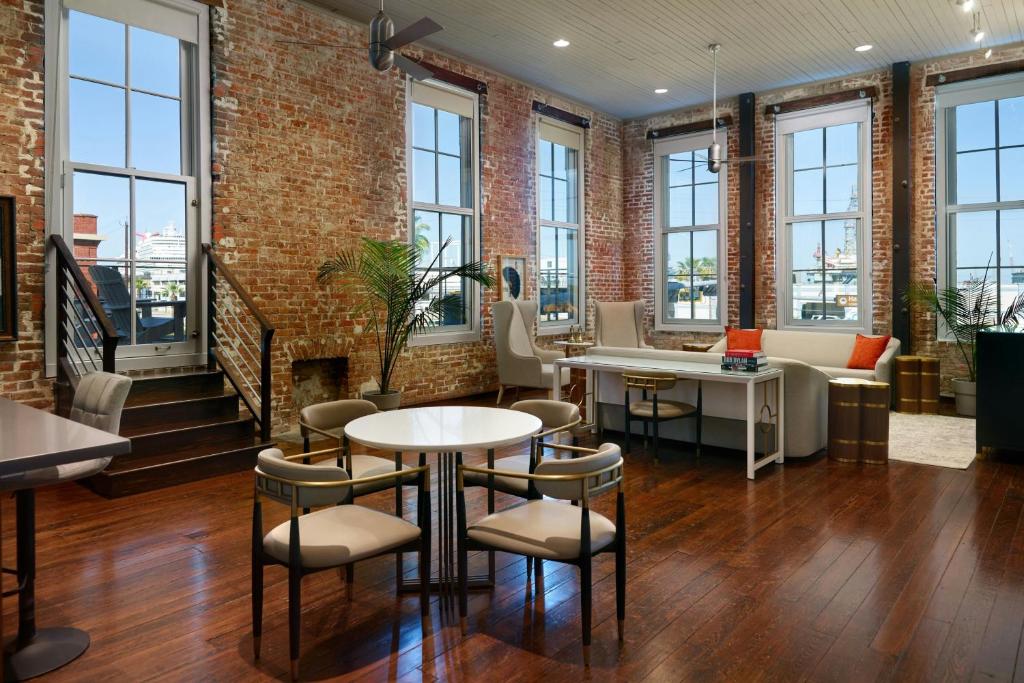 The Tremont House, Galveston, a Tribute Portfolio Hotel photo