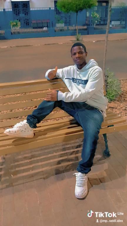 Επισκέπτες που μένουν στο Mamadu pate seidi