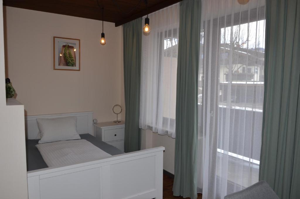 ROJ Rooms & Suites