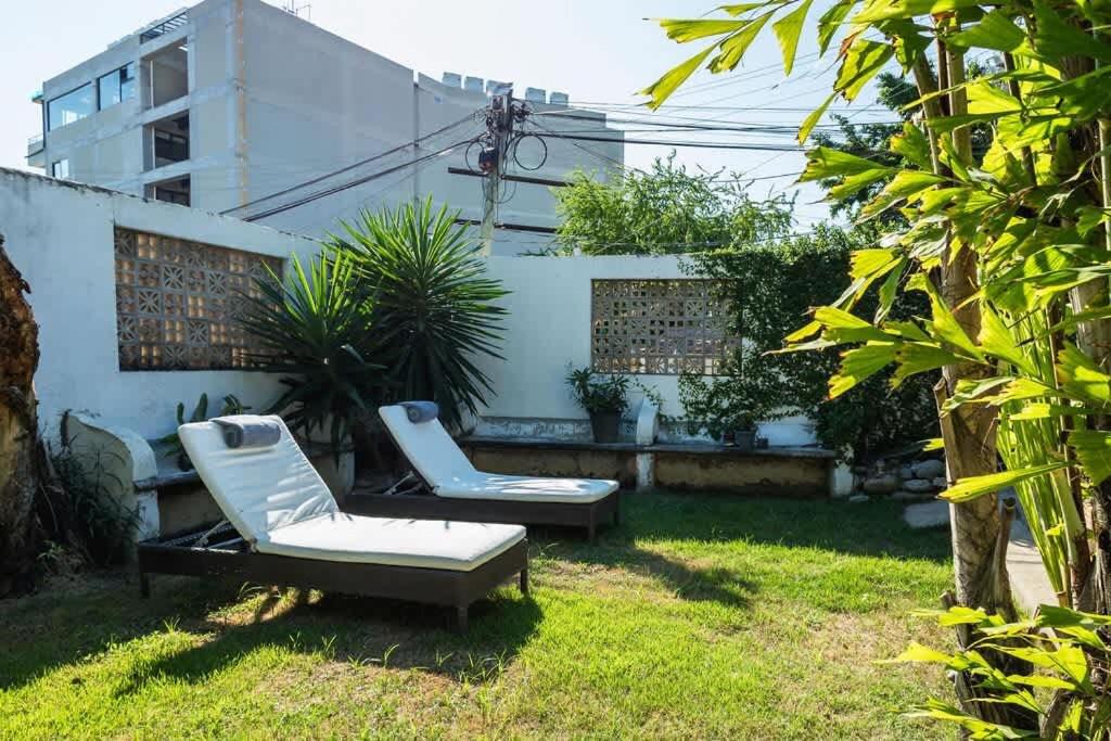 Κήπος έξω από το Estudio Surf 2 Harborfront Studio in Punta Mita