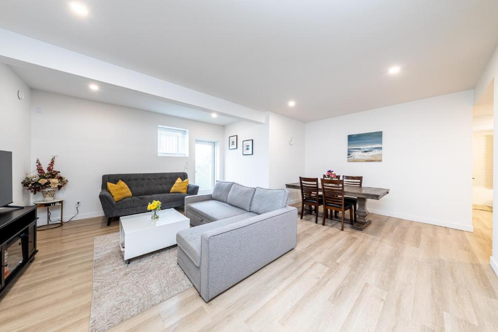 Χώρος καθιστικού στο Sunflower Brandnew Cozy Private Suite