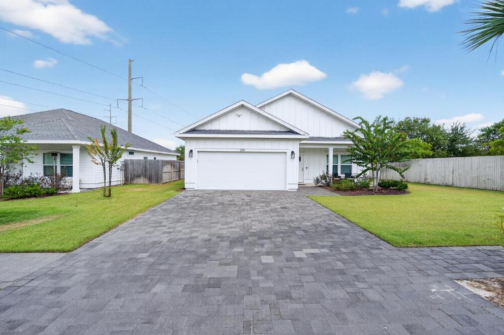 Το κτήριο όπου στεγάζεται  η παραθεριστική κατοικία