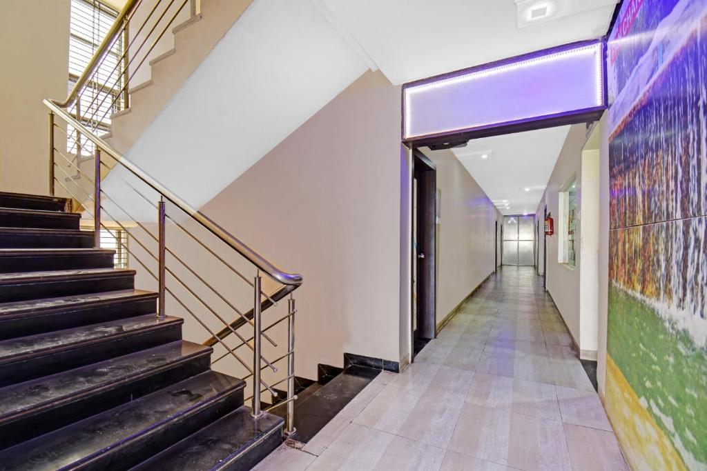 Фотография из галереи Capital O Ramraj Inn в Аурангабаде