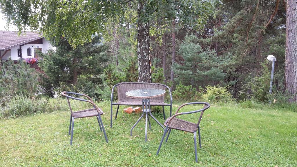 Aed väljaspool majutusasutust Gästehaus Friedl