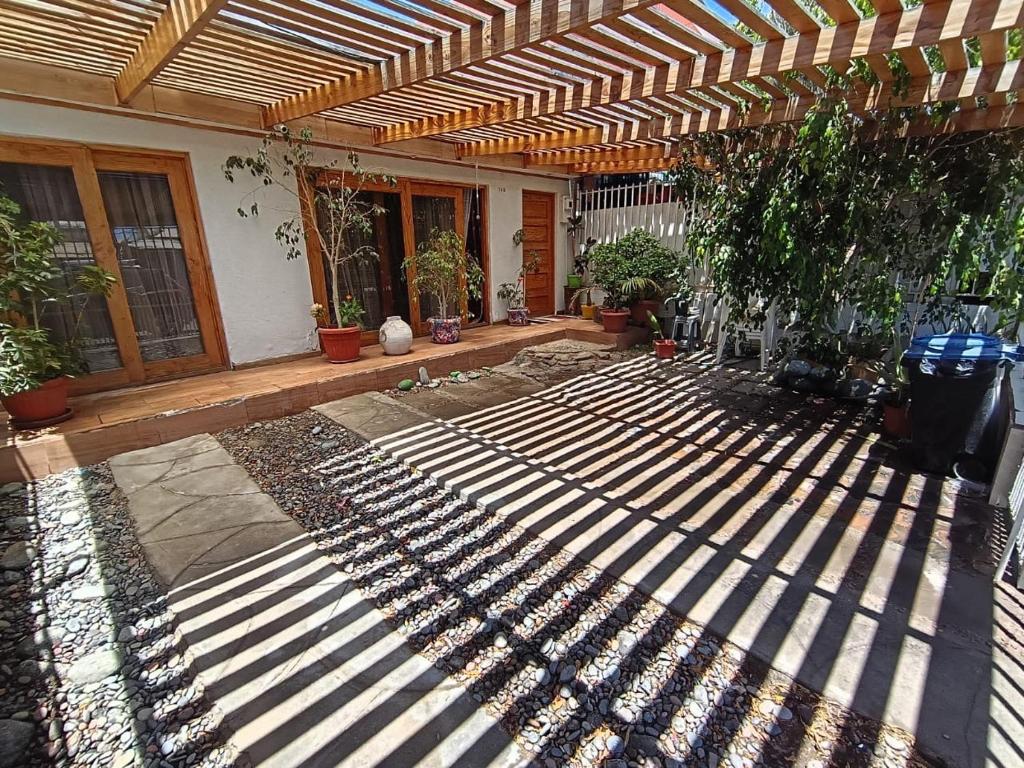 Κήπος έξω από το Hogar M&N