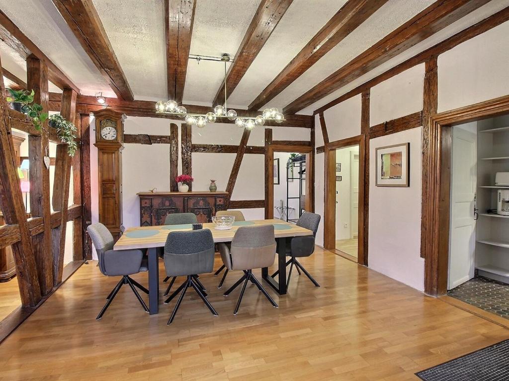 Colmar : Appartement 6 pers, charme et modernité, centre-ville, parking inclus – Foto 4