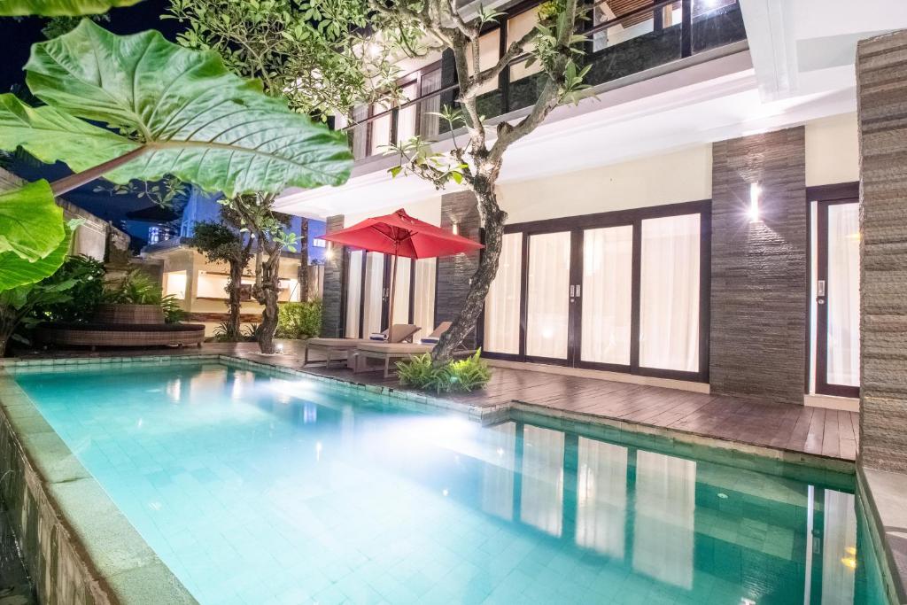 Bazén v ubytování Natya Villa Jimbaran nebo v jeho okolí