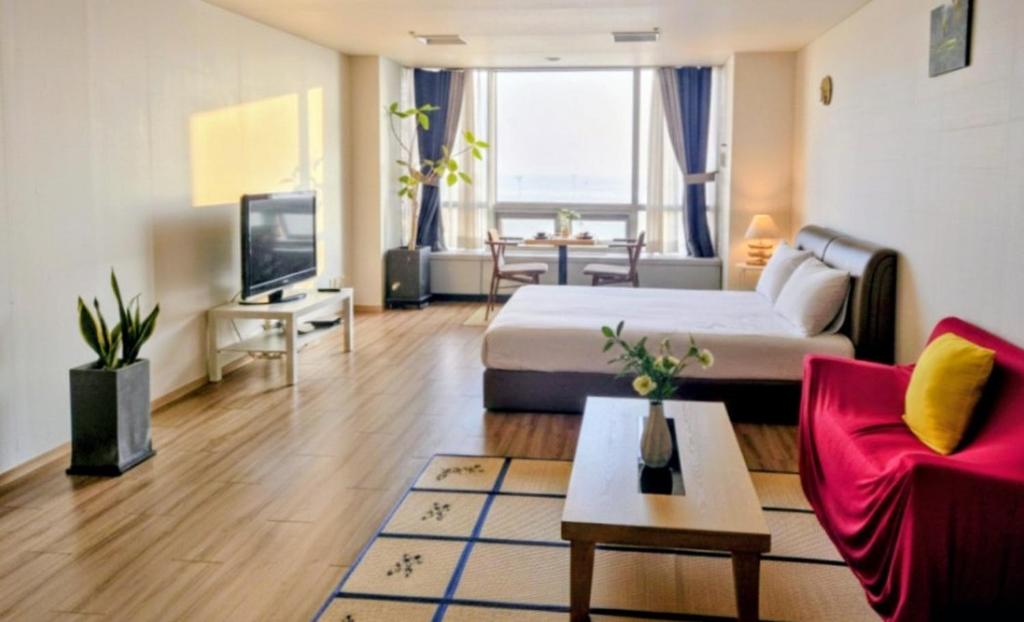 TV a/nebo společenská místnost v ubytování Cozy - Good Vibes Studio