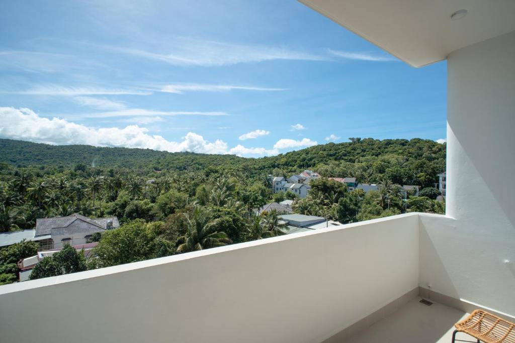 The Up Hotel Phu Quoc Island - The Poolside Escape - 6