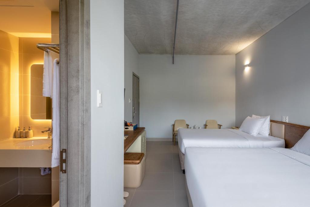 The Up Hotel Phu Quoc Island - The Poolside Escape - 13