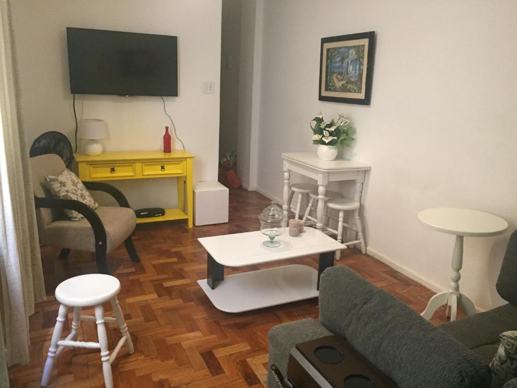  Apartamento esquina com Ipanema no posto 6 so duas quadras da praia preido familiar