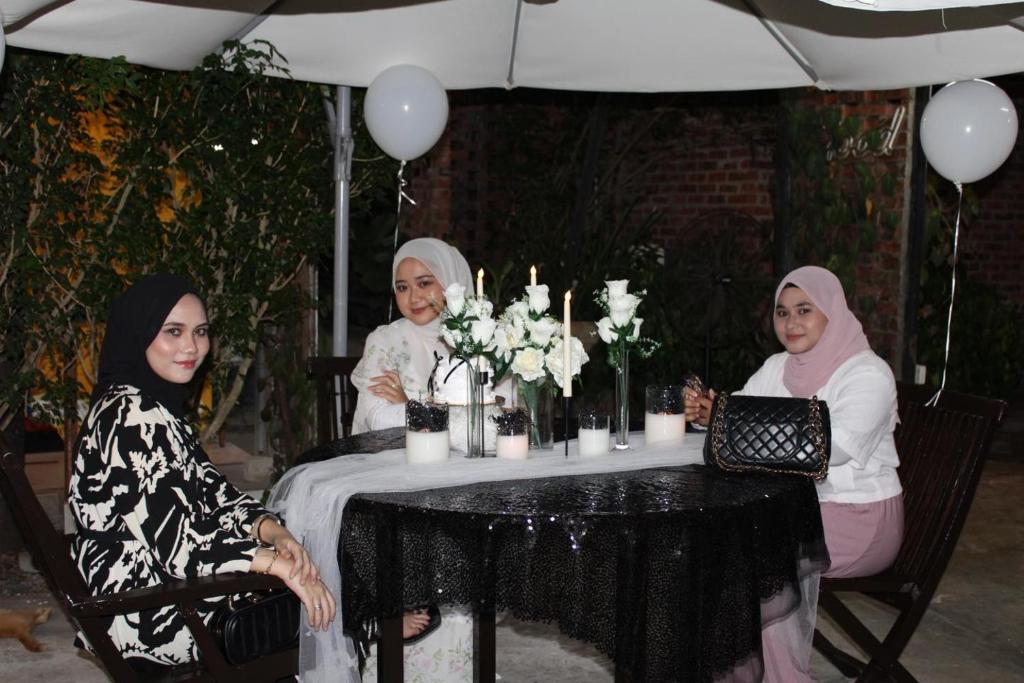 Hosté ubytování PCB The Seven Gardens Resort & Spa