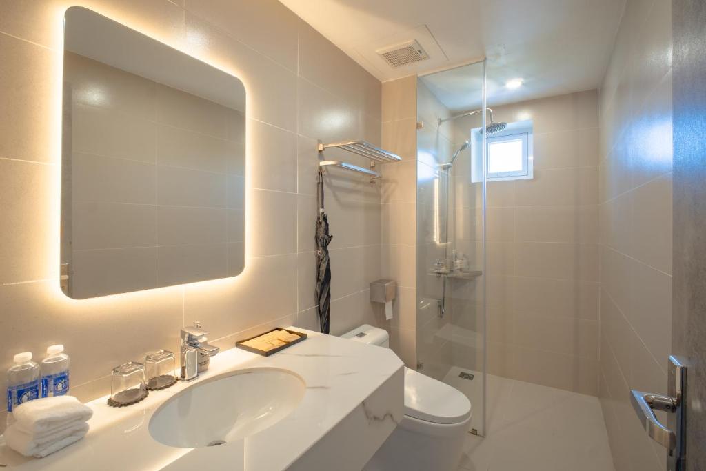 The Up Hotel Phu Quoc Island - The Poolside Escape - 7