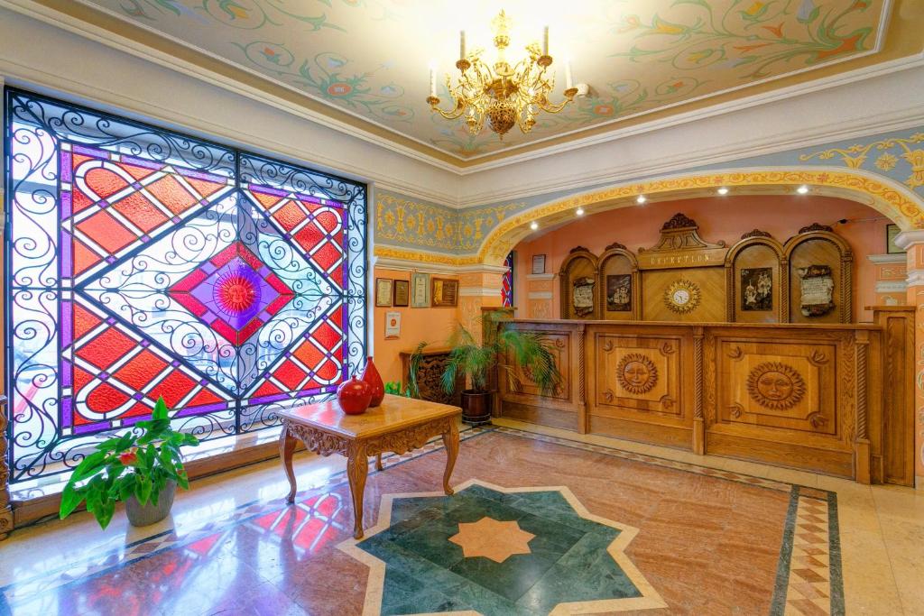 
The lobby or reception area at Sretenskaya Hotel
