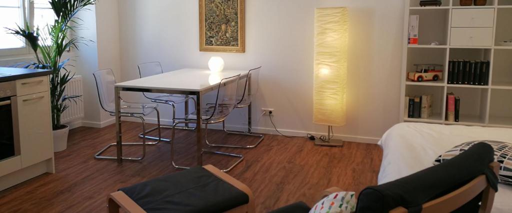 Kuchyň nebo kuchyňský kout v ubytování 1 Z Wohnung - 30 Min nach Zürich Schweiz