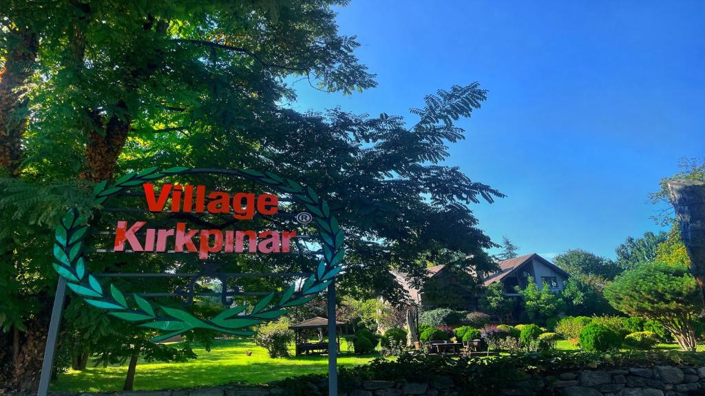 Κήπος έξω από το Villa Kirkpinar Sapanca