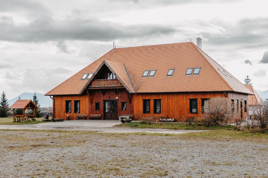 Το κτήριο όπου στεγάζεται  ο ξενώνας