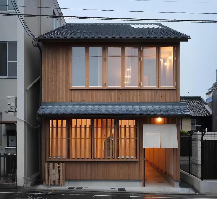 Το κτήριο όπου στεγάζεται  το hostel