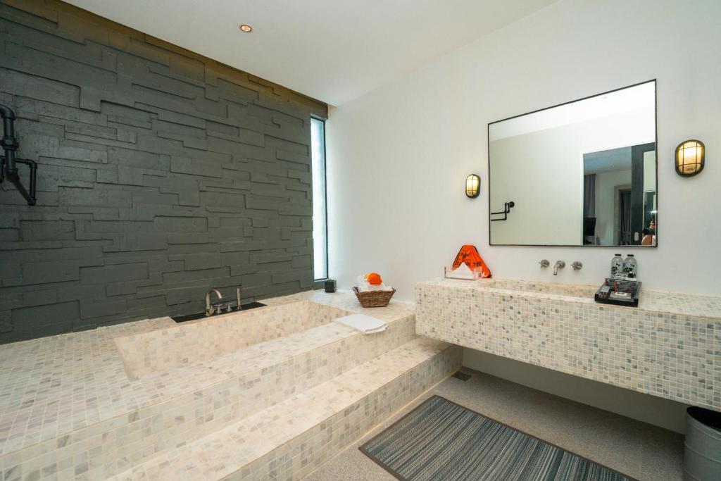 The Xcape River Kwai - 7